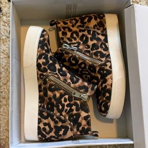 ❌ SOLD ❌ NEW Steve Madden wedge sneakers